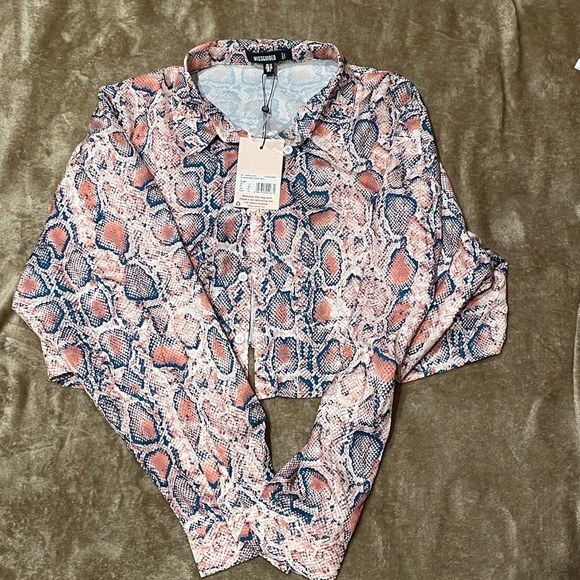 Missguided Snake Print V-Neck Button-Up Crop Satin Blouse Size 8 NWT - Picture 1 of 4